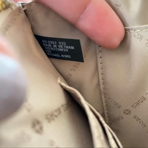 Michael Kors Wristlet Wallet Jet Set Large Clutch Vanilla Floral Print Canvas - Picture 2 of 8